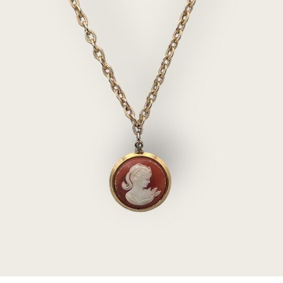 Cameo Pendant Vintage Gold Chain Necklace – 1970s Retro Revival - Picture 2 of 7
